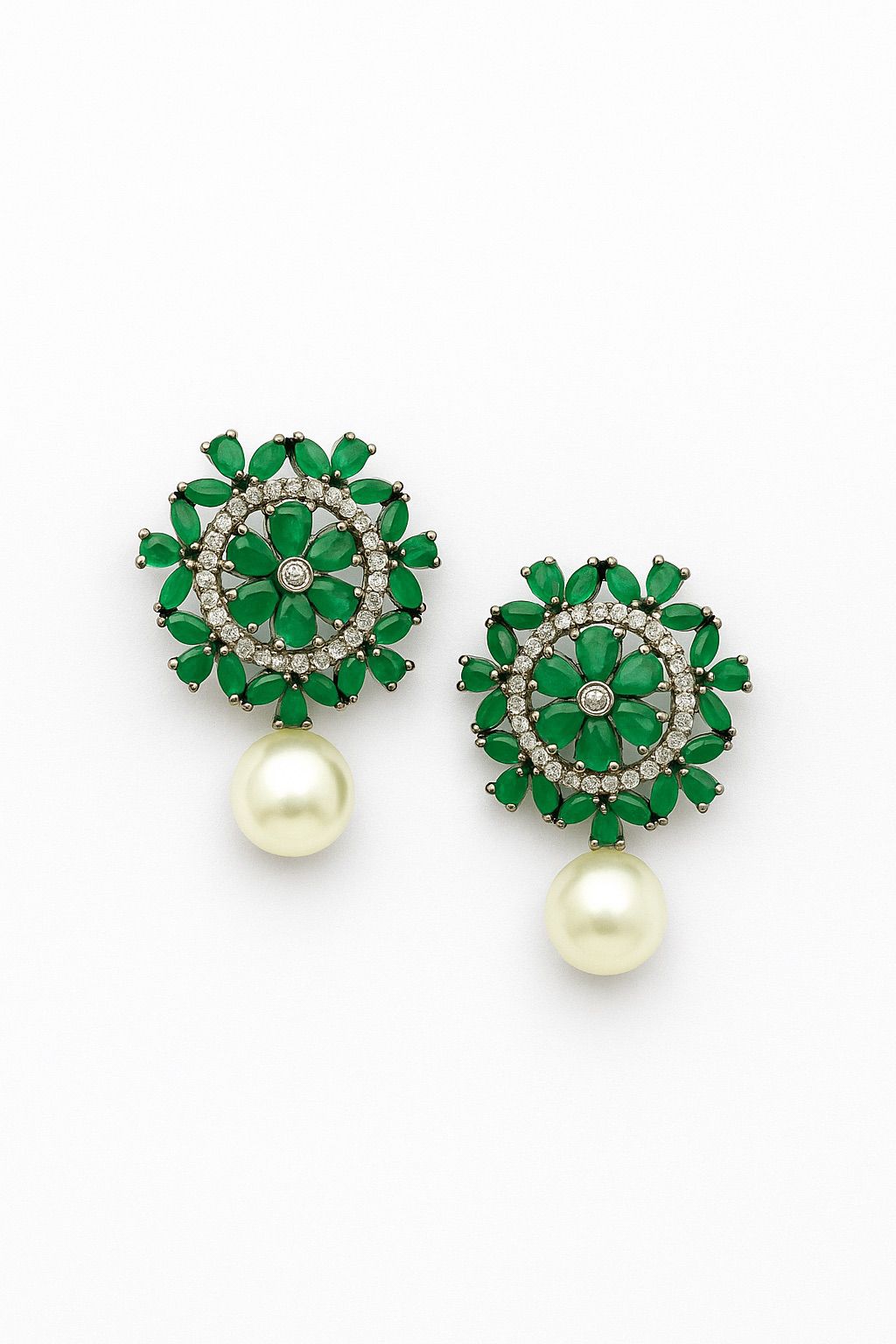 Lurap Emerald Studs