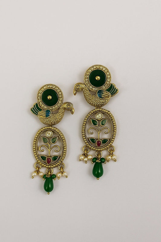Lurap Resting Peacock